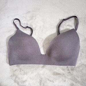 Victoria's Secret Tshirt Lightly Lined Wireless Bra 32D